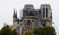 Макрон пообещал восстановить Нотр-Дам за пять лет, а также поблагодарил тех, что участвовал в его спасении