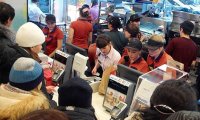 McDonald’s предлагает оплатить свой заказ обнимашками