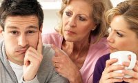 Медики нашли причину схожести поведения жен и тещ