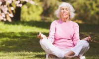 Медитация избавит пожилых людей от бессонницы