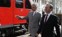 Медведев оценил качество пассажирских перевозок по железной дороге