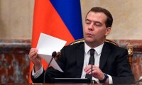 Медведев подписал постановление о 100-долларовой скидке на газ для Украины