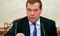 Медведев поручил правительству наладить мониторинг рынка продовольствия