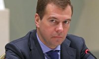 Медведев: ситуация в легпроме непростая