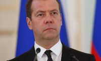 Медведев снова «обидел» врачей и учителей?
