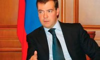 Медведев запретил госзакупки иномарок