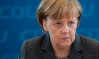 Меркель высказалась за сохранение санкций против России 