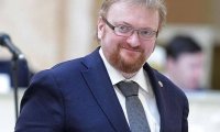 Милонов предложил запретить гулять с голым торсом и в купальнике