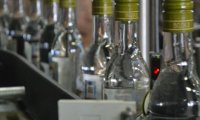Минфин вновь предложил повысить цены на водку