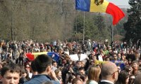 Молдавские протестующие митинговали около парламента