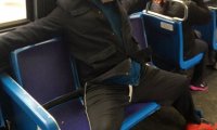 Мужчин будут арестовывать за широко раздвинутые ноги в метро