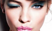 Мужчины считают женщин с макияжем более успешными