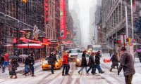 Мэр призвал жителей Нью-Йорка не выходить на улицу из-за мороза в -8