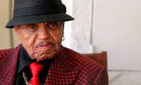 На 90-м году жизни умер отец Майкла Джексона 