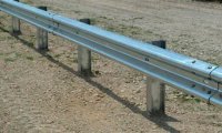 На федеральных трассах Республики Бурятия устанавливают стальное барьерное заграждение
