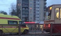 На проспекте Просвещения трамвай сбил ребенка