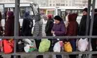 На улице Кораблестроителей автобус врезался в остановку‍