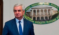 На выборах в Абхазии побеждает действующий президент