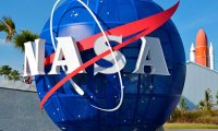NASA показало на видео промчавшийся мимо Солнца состав из трех НЛО‍