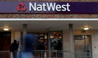 NatWest более чем вдвое увеличил резервы из-за риска неисполнения клиентами долговых обязательств