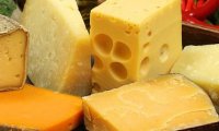 Названы 5 самых опасных свойств твердых сыров