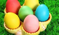 Названы самые опасные красители для яиц к Пасхе