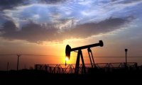 Нефть набирает позиции после резкого падения