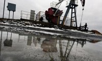 Нефтяные котировки рухнули почти на 5%