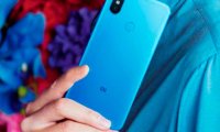 Новый Xiaomi Mi 6X официально показали в синем цвете на новом фото