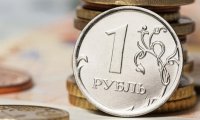 Ослабление курса рубля заставляет трудовых мигрантов покидать Россию