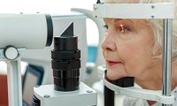 Основные симптомы катаракты и способы лечения