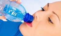 Отказ от воды в пластиковых бутылках улучшает здоровье