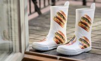 Партия резиновых сапог компании McDonalnd's распродана меньше чем за сутки