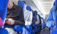 Пассажирка авиарейса в США напала на храпящего соседа