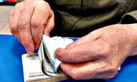 Пенсионеры «богатеют»: версия Сбербанка и Голиковой