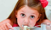 Современные дети подвержены булимии и анорексии так же, как и подростки