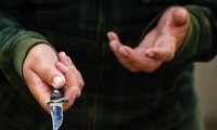Петербург: на улице Косыгина пьяный мужчина с ножом напал на людей‍