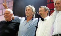 Pink Floyd сняли новый клип на границе Казахстана и Узбекистана