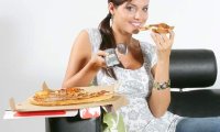 Пищевое поведение современных женщин эксперты назвали неадекватным