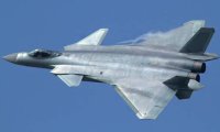 По словам эксперта, китайский истребитель J-20 научится управлять беспилотными дронами