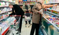 Почти треть россиян экономит на продуктах 