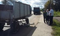 Под Орлом прицеп отцепился от трактора и сбил пенсионера