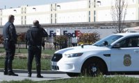 Полиция расследует, как устроивший стрельбу сотрудник FedEx приобрел оружие и какими мотивами он руководствовался