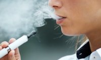 Половина курящих электронные сигареты объяснили свой выбор меньшим вредом для здоровья