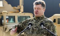 Порошенко заявил о планах отбить аэропорт Донецка