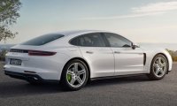Porsche презентует в Женеве мощную версию Panamera E-Hybrid