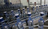 Поставки отечественной водки  в прошлом году снизились на 40%