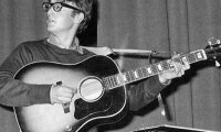 Потерянная гитара Джона Леннона будет представлена на аукционе