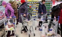 Повседневные расходы россиян продолжают падать