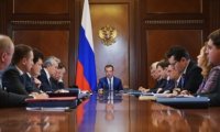 Правительство Медведева топит рейтинг Путина: треть россиян не исключают протестов